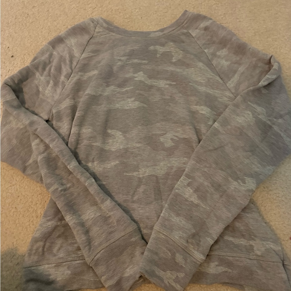 Athleta grey camo crewneck sweatshirt Size L